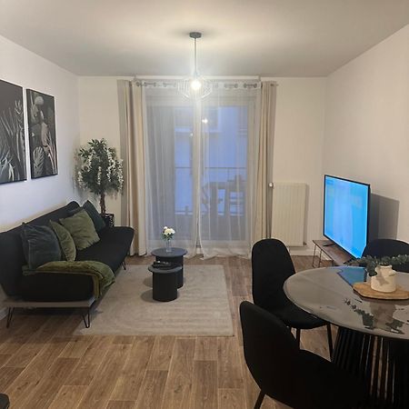 Appartamento Cosy House A 6 Min Du Rer A Et Psa Carrières-sous-Poissy Esterno foto
